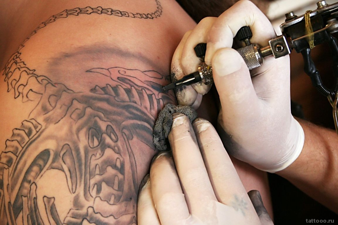 Как происходит процесс татуирования?